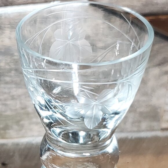 Vintage Crystal Cordial Liqour Shot Glass - Grape Vine Design - Picture 3 of 6